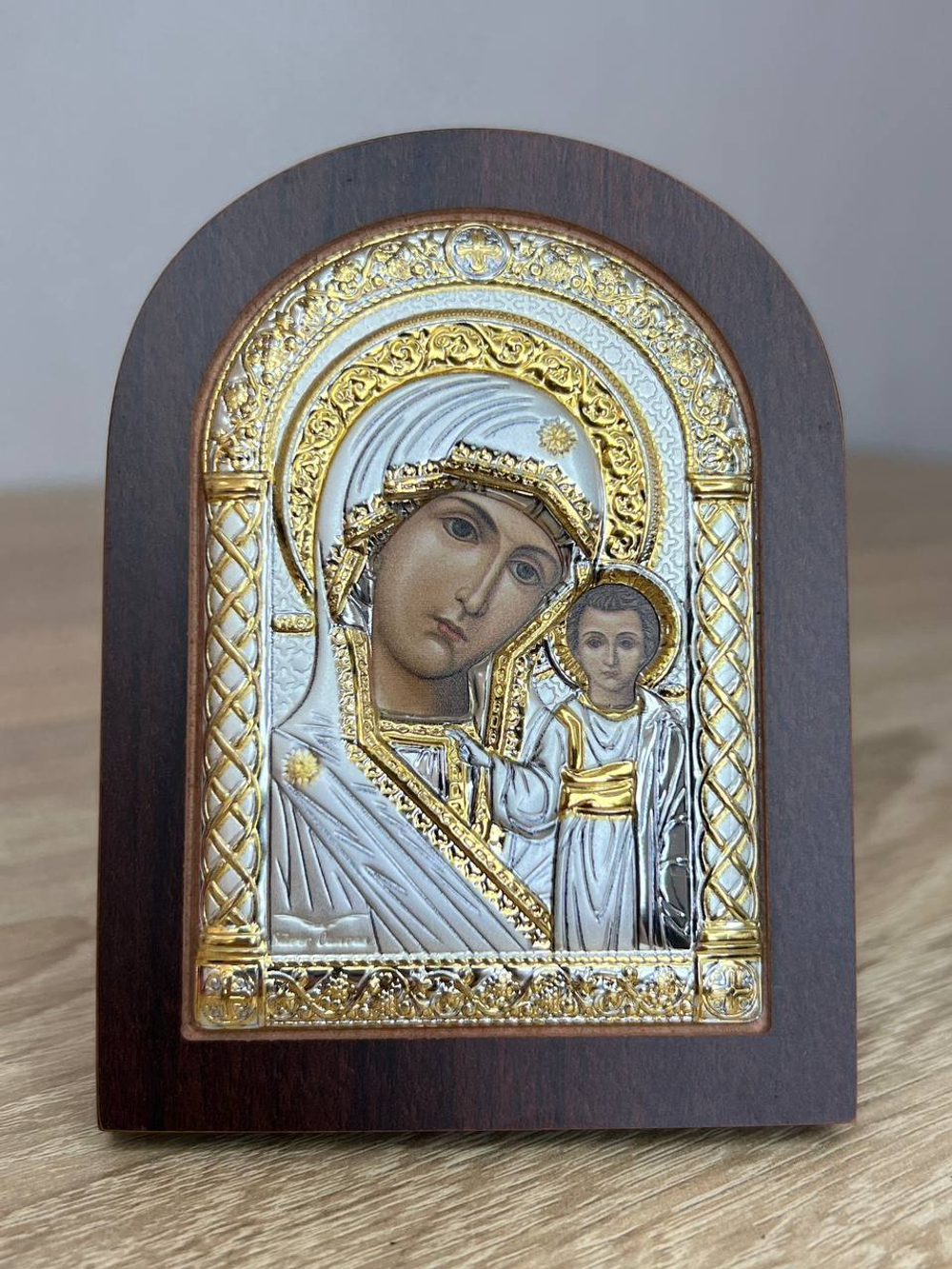 Казанская БМ, икона арочная, красное дерево, 57х75