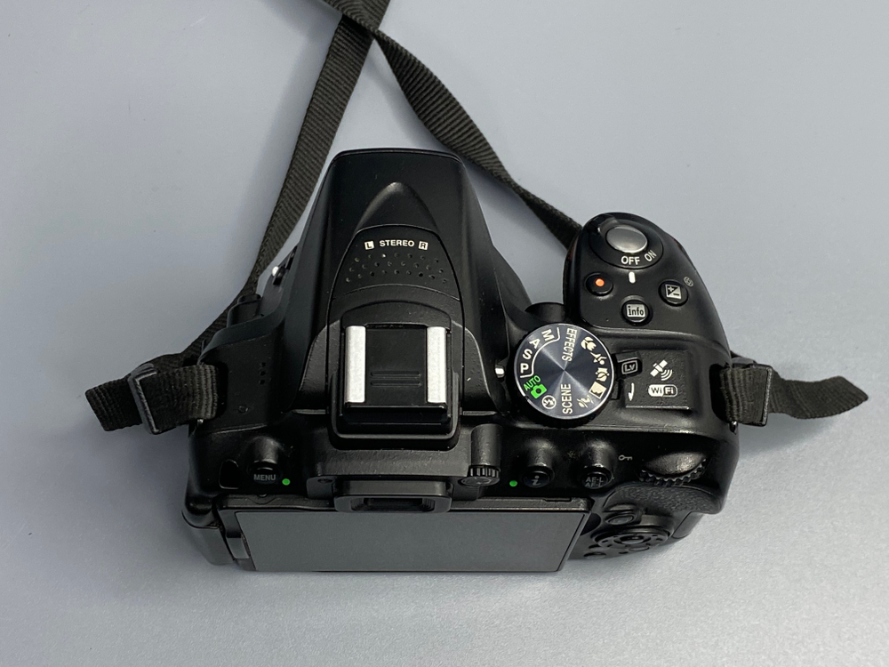Nikon D5300 Kit 18-55mm 5 900 кадров