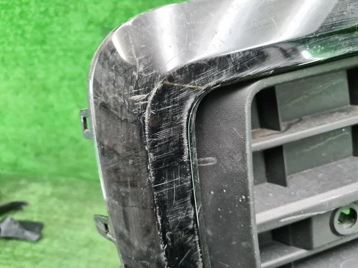 Решетка перед. бампера VW Touareg 3 (18-23) R-line
