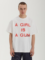 Мужская Футболка Girl Is A Gun