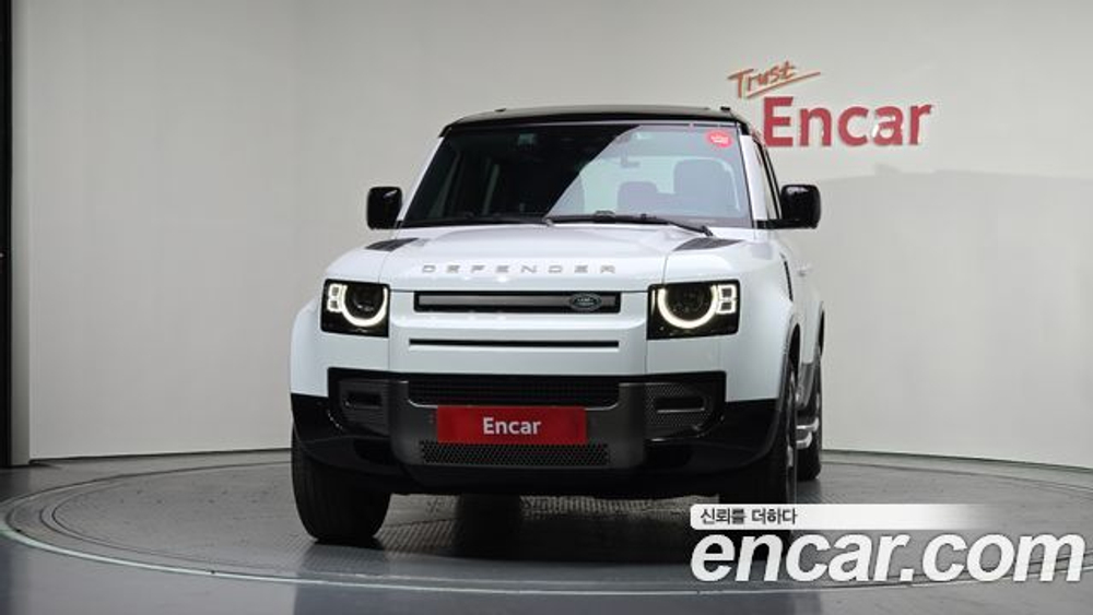 Land Rover Defender 110 P300 X-Dynamic SE — 2024