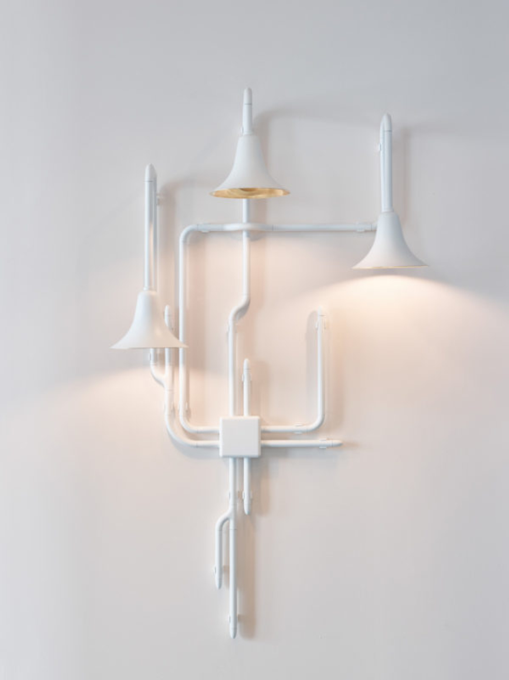 LIGHT FOREST – WALL BRASS