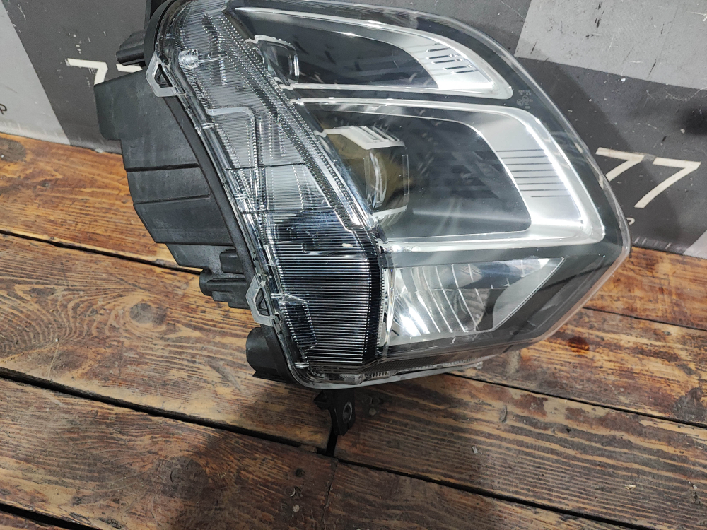 Фара правая LED Omoda C5 22-нв Б/У Оригинал 605000531AA