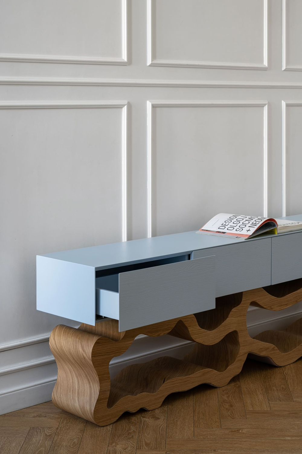 Тумба "Гигантский Эклер"