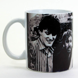 Кружка Joy Division группа на фоне машины (832)