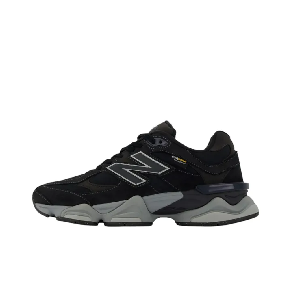 alt="New Balance 9060 Cordura Black U9060ORA вид сбоку на белом фоне"