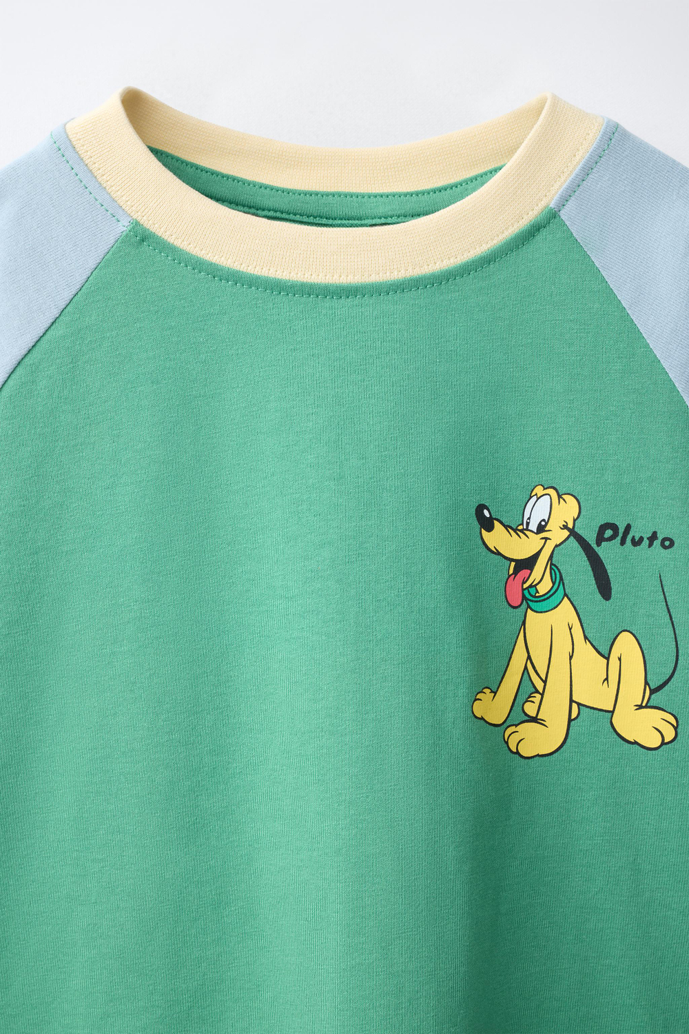 ZARA ФУТБОЛКА С РУКАВАМИ РЕГЛАН И ПРИНТОМ PLUTO ©DISNEY, НАСЫЩЕННЫЙ ЗЕЛЕНЫЙ