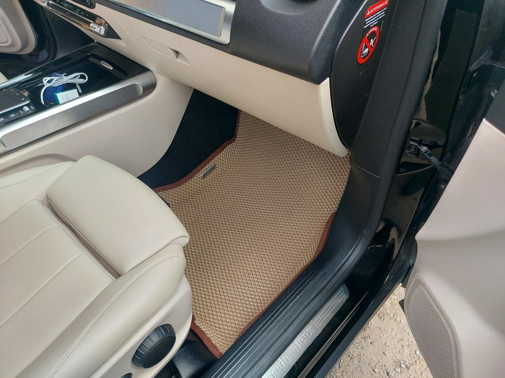 Автоковрики для MERCEDES GLB