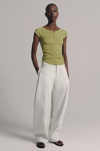 ФУТБОЛКА С ЛЬНОМ И ПУГОВИЦАМИ — ZARA