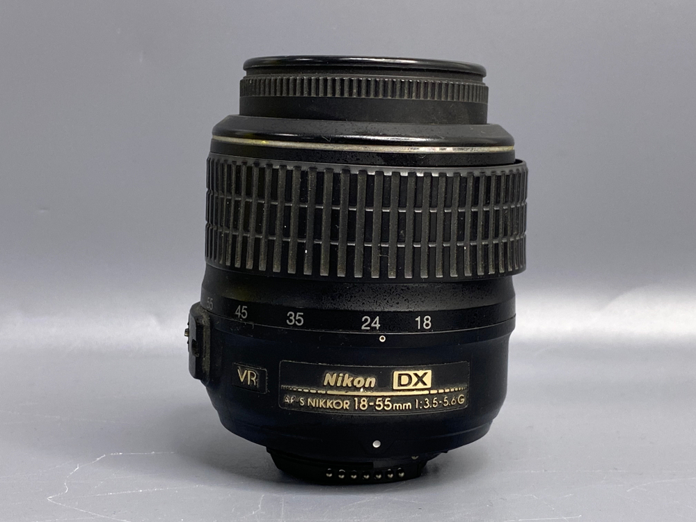 Nikon 18–55mm f/3.5–5.6G — отходит резинка