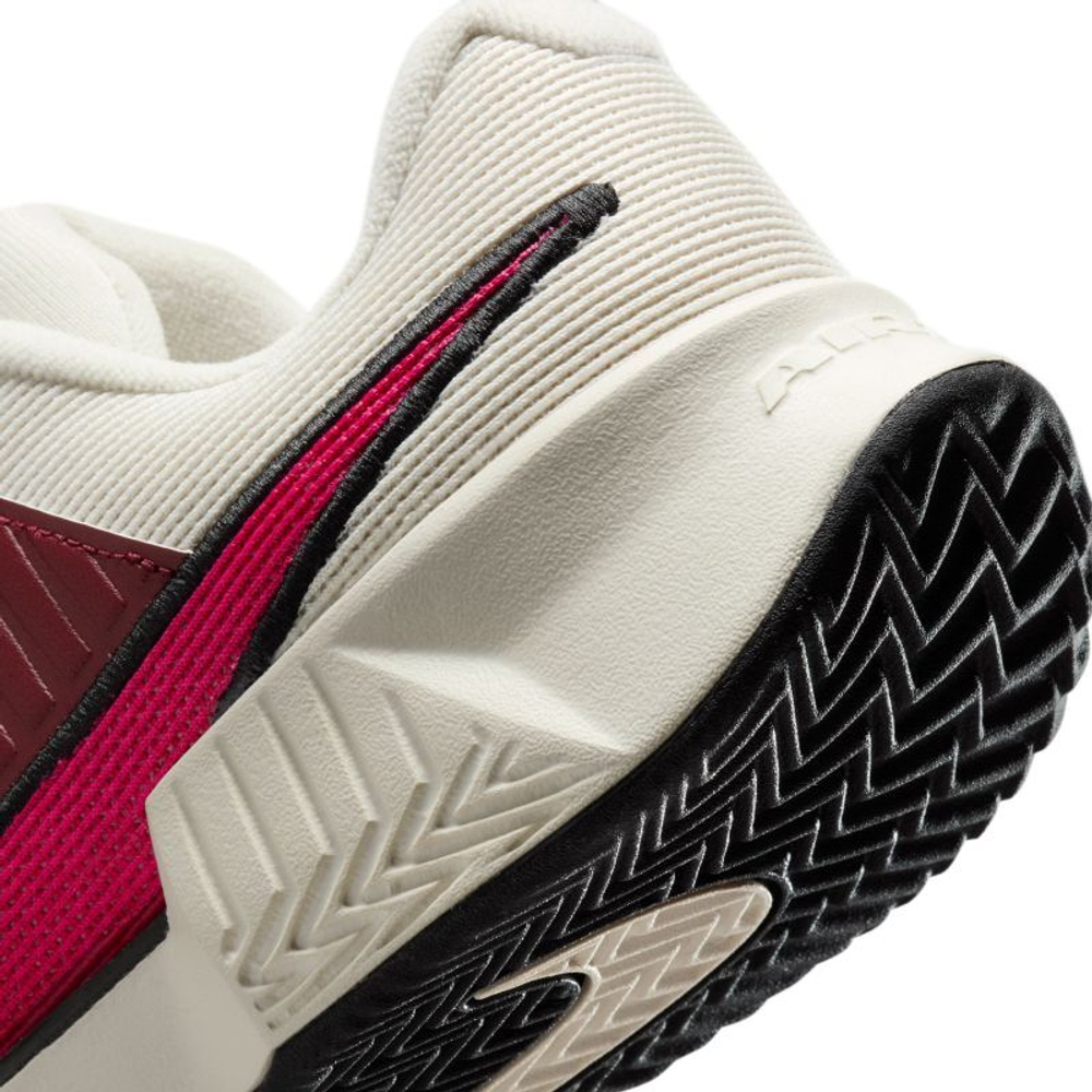Женские теннисные кроссовки Nike Zoom GP Challenge Pro Clay - pale ivory/rush pink/sail/team red