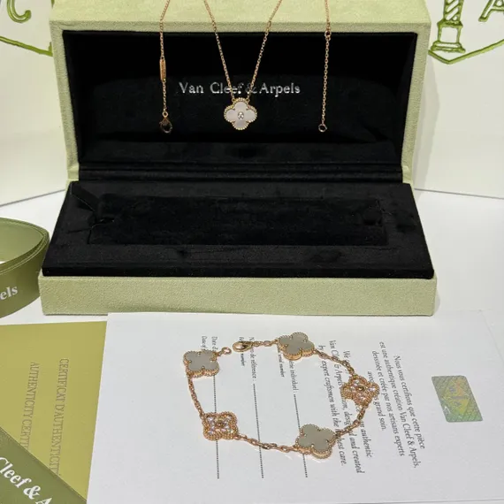 Подвеска Van Cleef & Arpels Alhambra