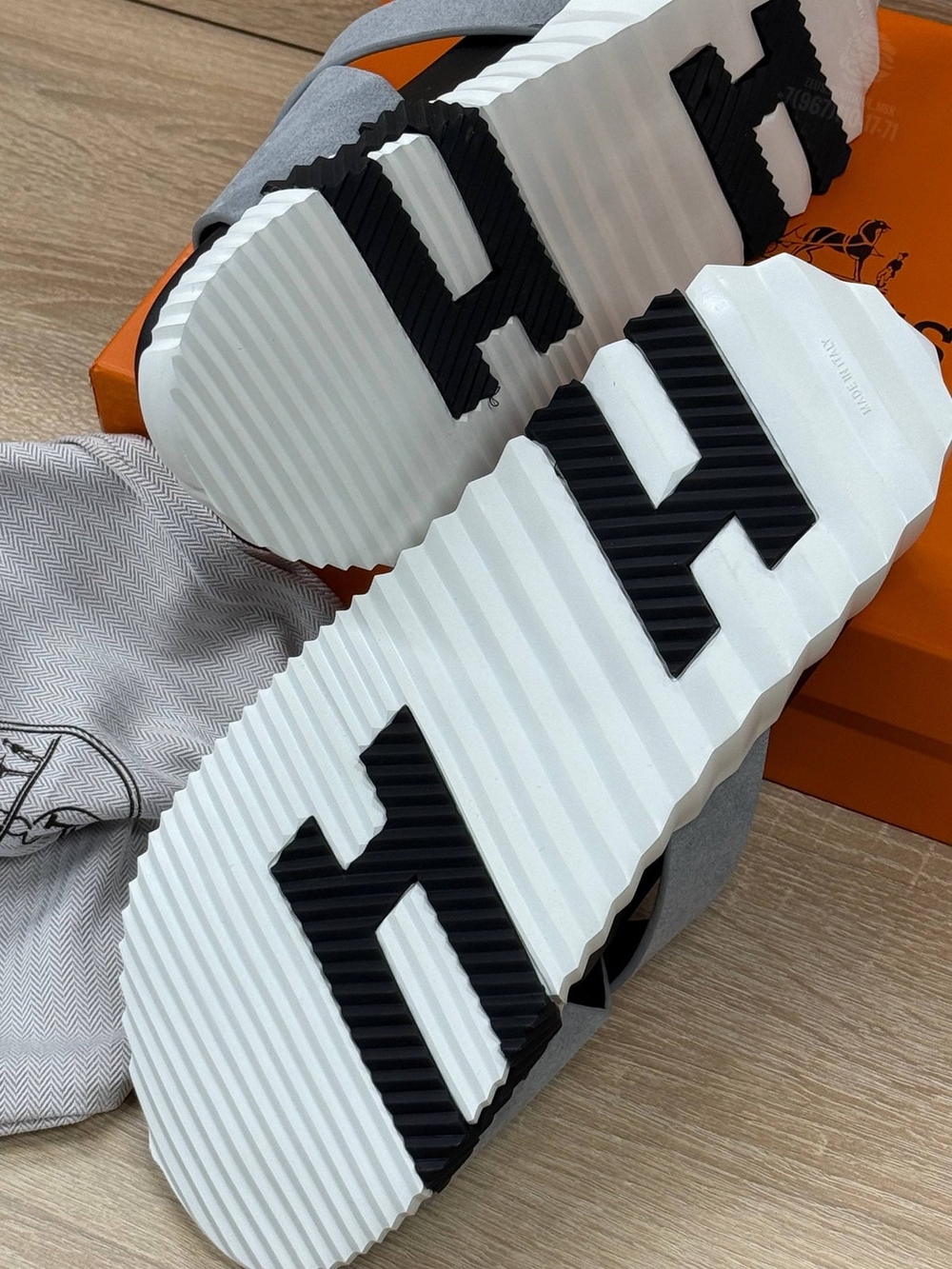 Шлепанцы Hermes Infra