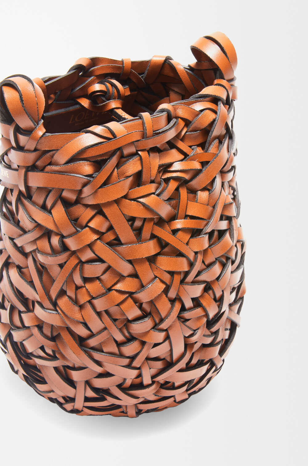 Loewe Маленькая сумка Nest Basket из телячьей кожи, коричневый