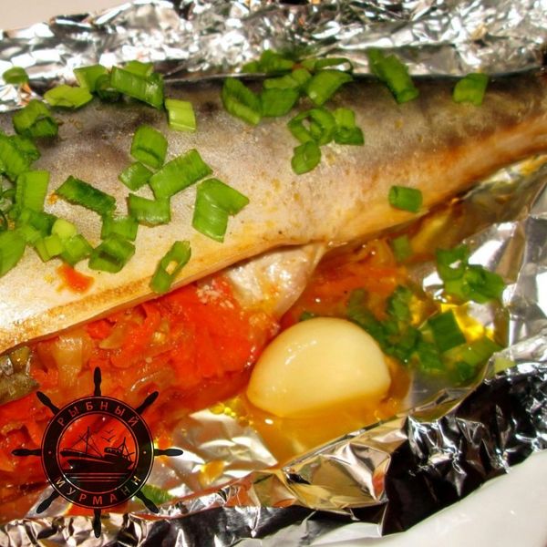 Фаршированная скумбрия в фольге на углях Фаршированная скумбрия в фольге на углях