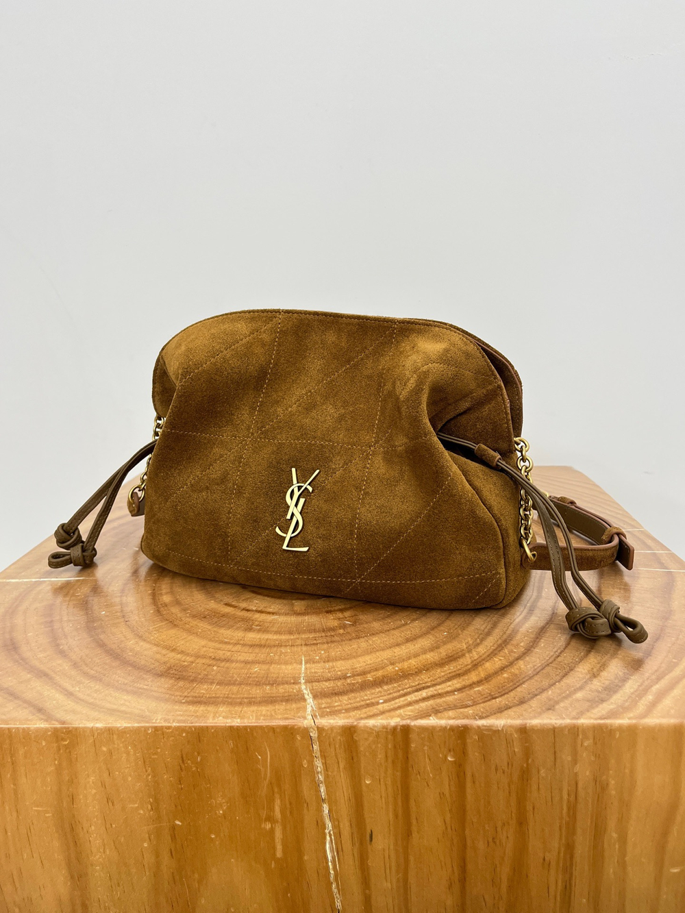 JAMIE SHOULDER ИЗ ЗАМШИ