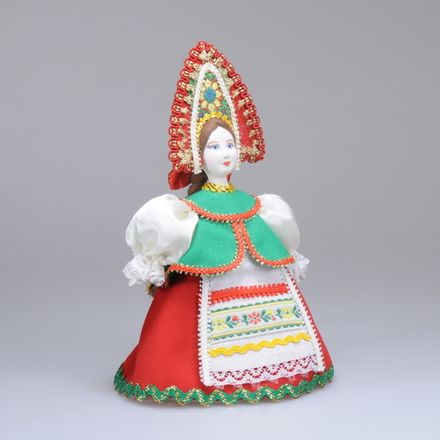 Сувенирная кукла в переднике
