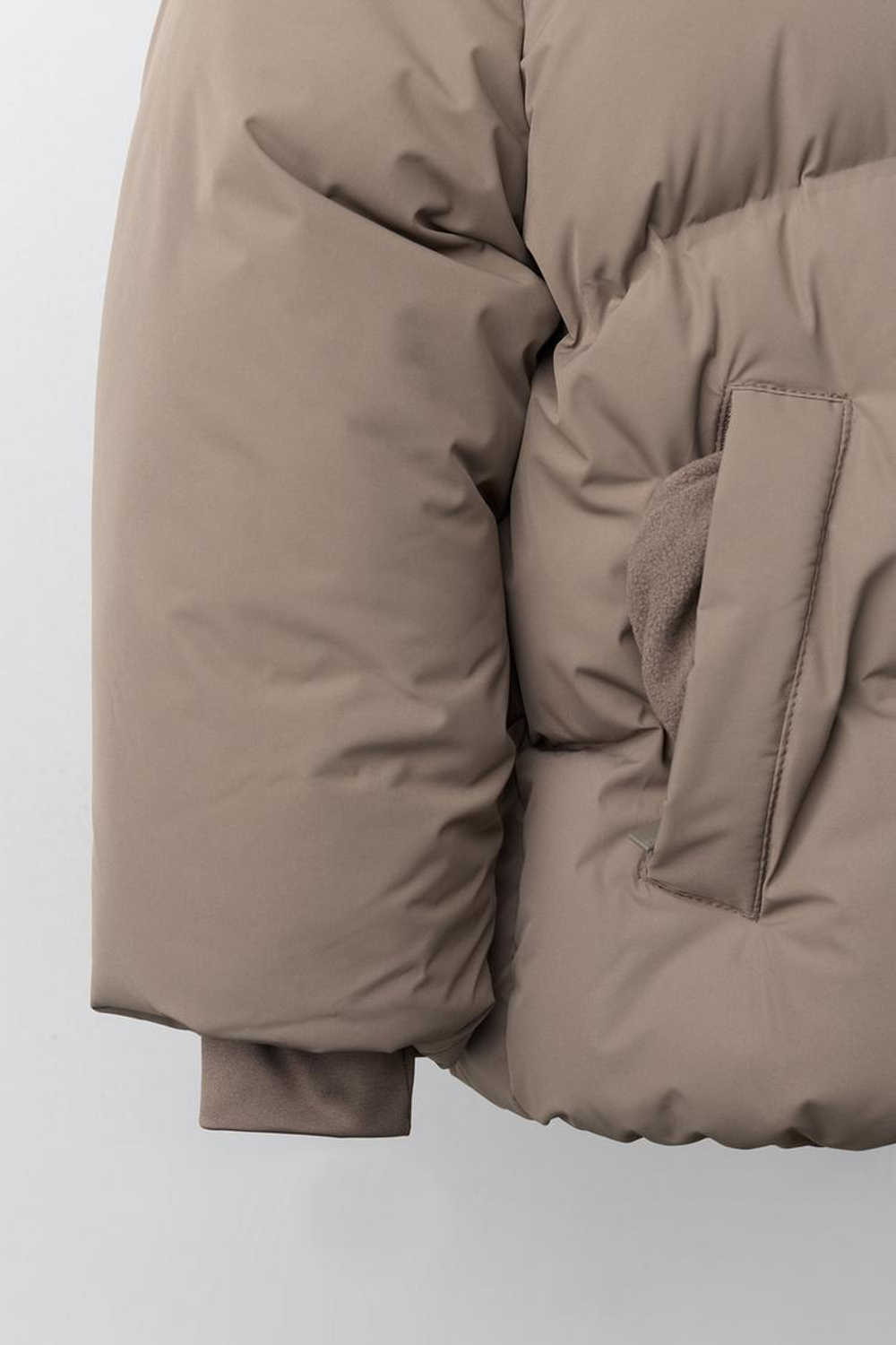 ZARA СТЕГАНОЕ ПАЛЬТО С КАПЮШОНОМ WATER REPELLENT, СЕРОВАТО-КОРИЧНЕВЫЙ