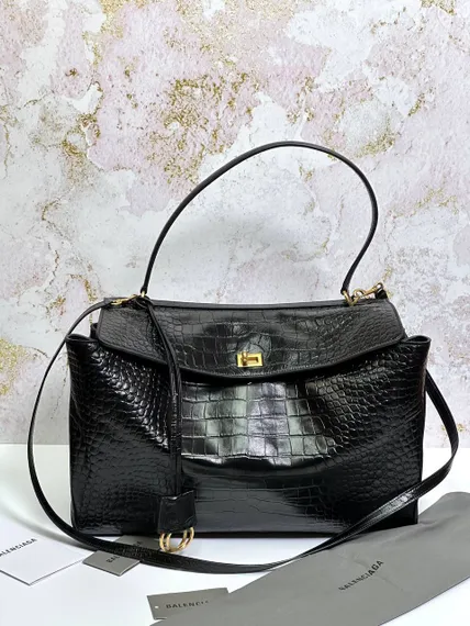 BALENCIAGA RODEO HANDBAG с крокодиловым тиснением, черная