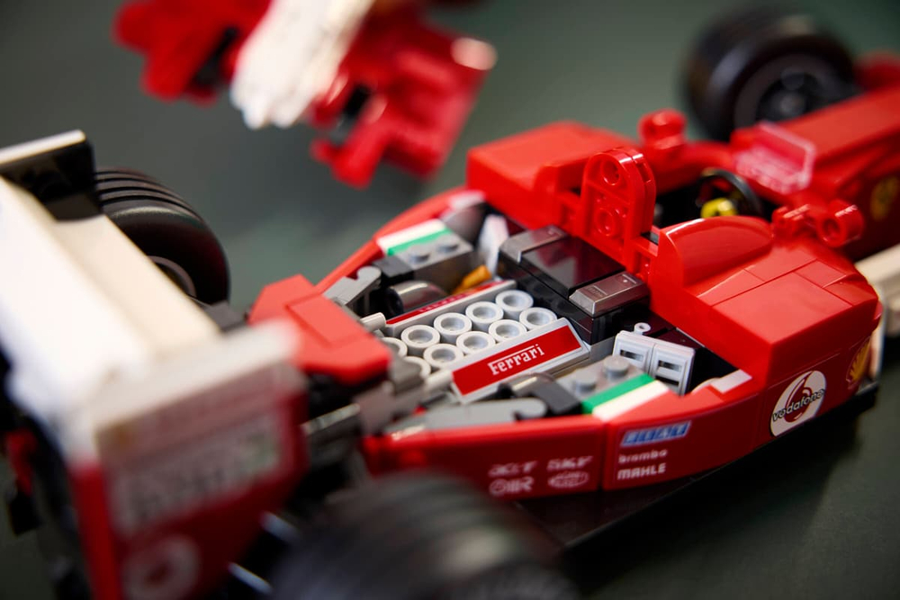 Конструктор LEGO Icons 11375 Ferrari F2004 & Michael Schumacher