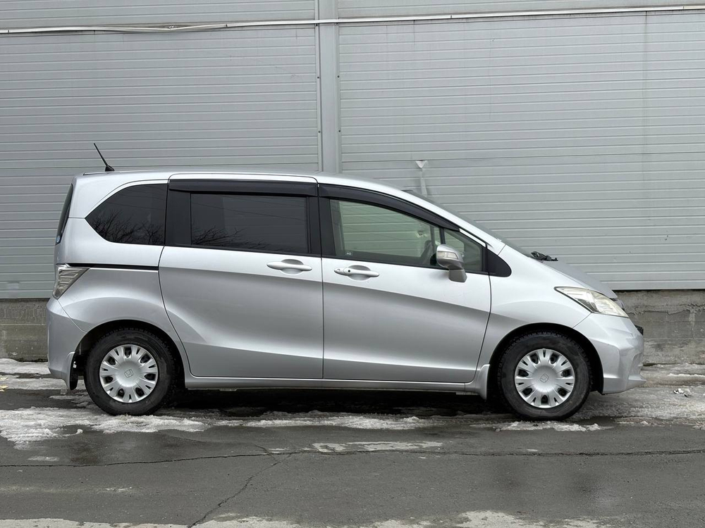 HONDA Freed, 2012 год выпуска, АКПП, 6 мест