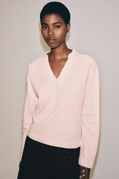 ХЛОПКОВАЯ ТОЛСТОВКА С V-ОБРАЗНЫМ ВЫРЕЗОМ — ZARA