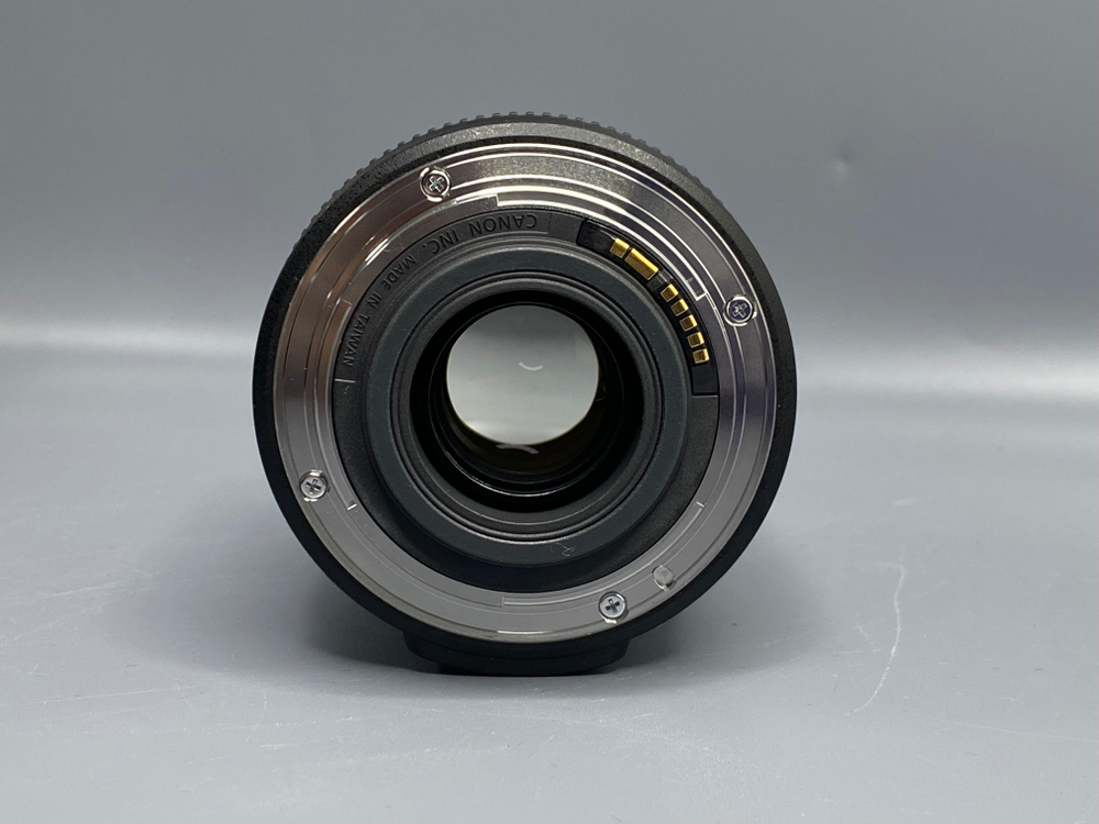 Canon EF-S 18-135mm f/3.5-5.6 IS