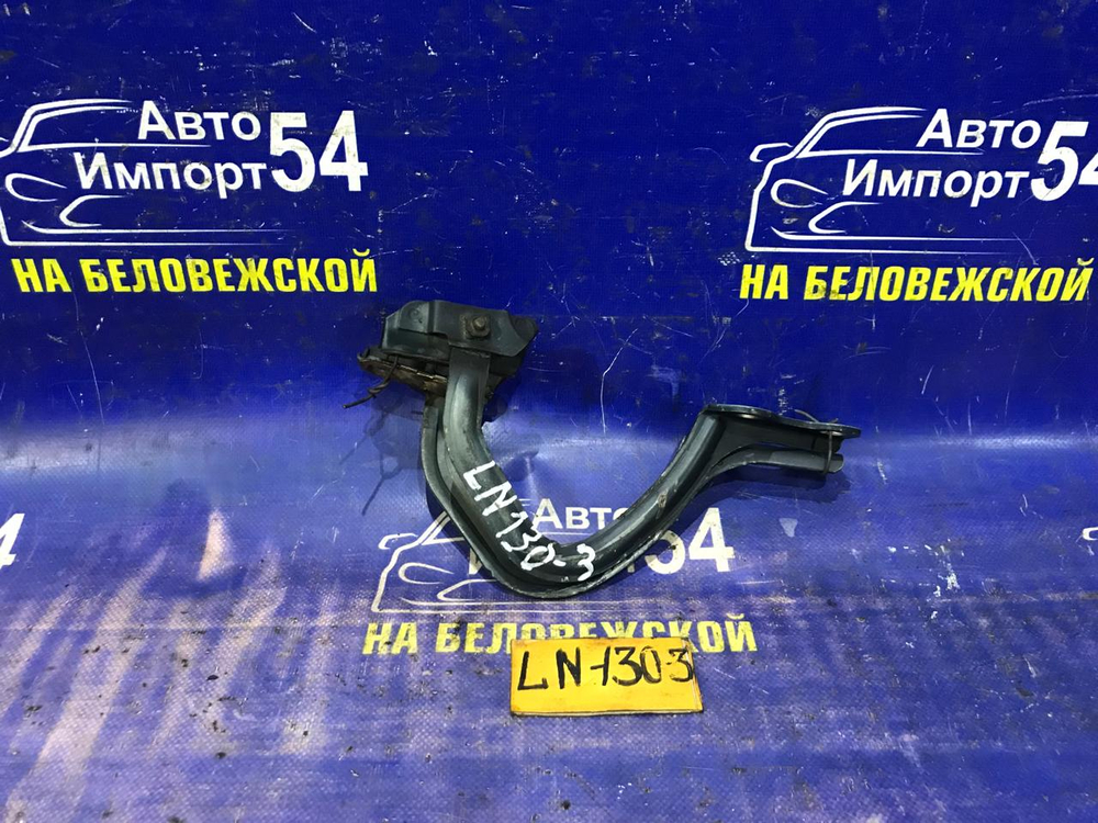 Петля капота левая TOYOTA HILUX SURF 1992