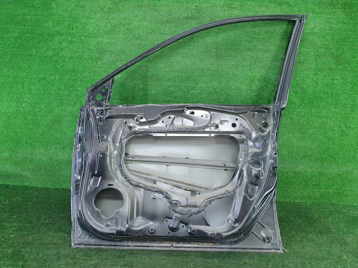 Дверь передняя правая Honda CR-V 3 (2006-2012)