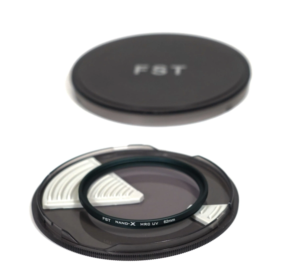 Ультрафиолетовый защитный фильтр FST 62mm NANO-X MCUV - многослойный УФ-светофильтр для объективов 62 мм