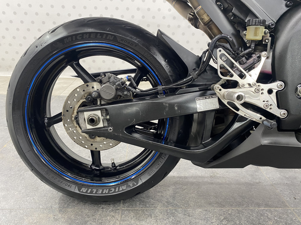 Yamaha YZF-R1 , 2004