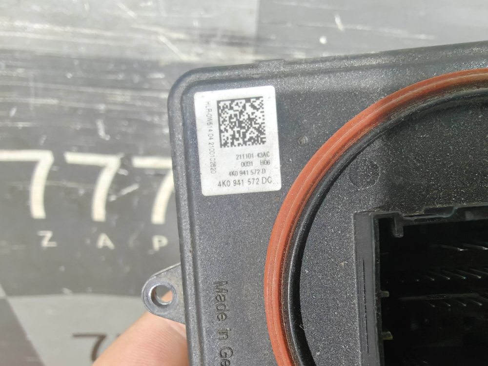 Блок управления фары Audi A4 (B9), A5 (F5), A6 (C8), A7 (4K), Q5 (FY)  Б/У Оригинал 4K0941572D