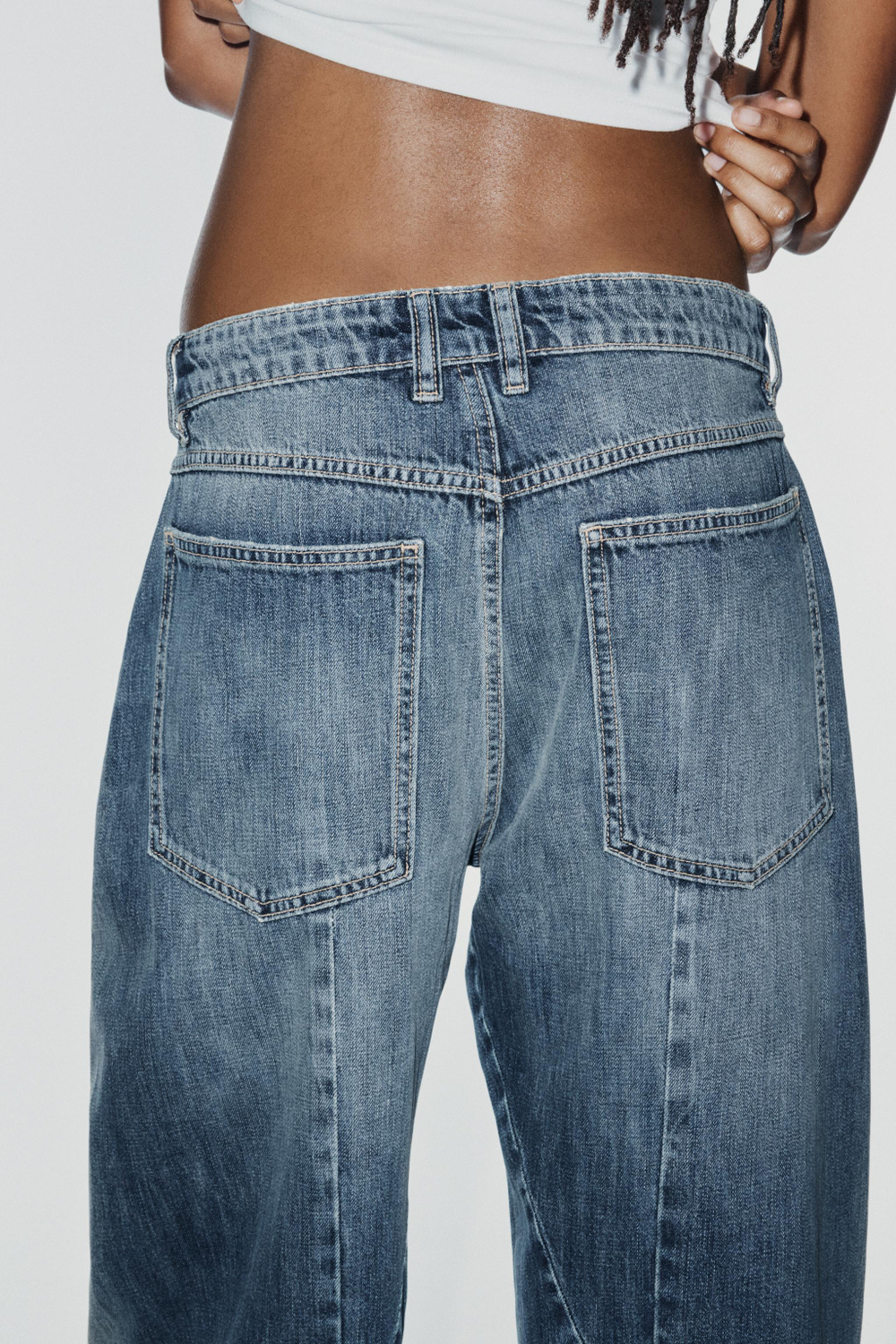 ДЖИНСЫ TRF CHINO BARREL СО СРЕДНЕЙ ПОСАДКОЙ — ZARA