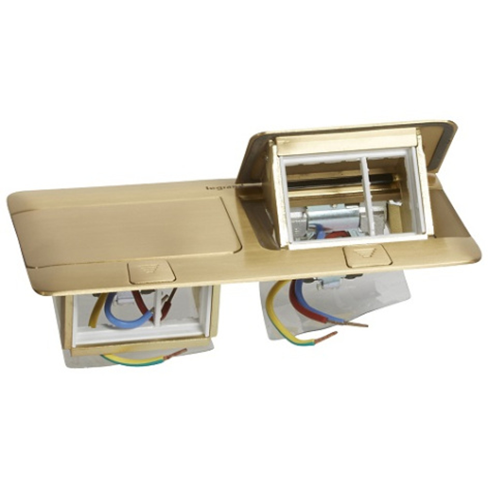 Выдвижной розеточный блок Legrand 054017