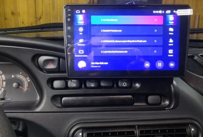 Магнитола для Chevrolet Niva, Lada Niva Travel (без ШГУ) - Teyes CC3L на Android 10, CarPlay, 4G SIM-слот