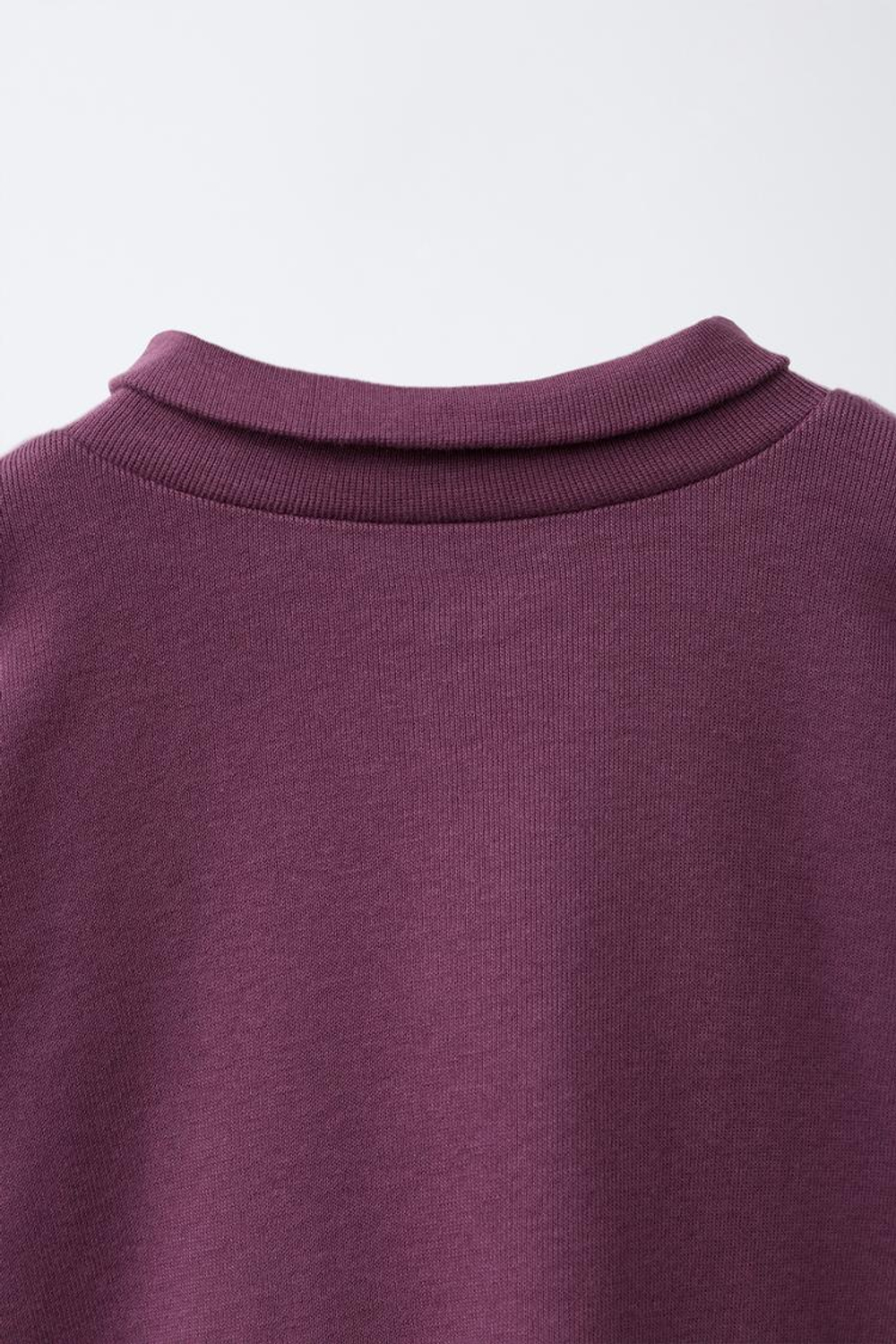 ZARA ОДНОТОННЫЙ ТОП С ВОРОТНИКОМ-СТОЙКОЙ, БОРДОВЫЙ