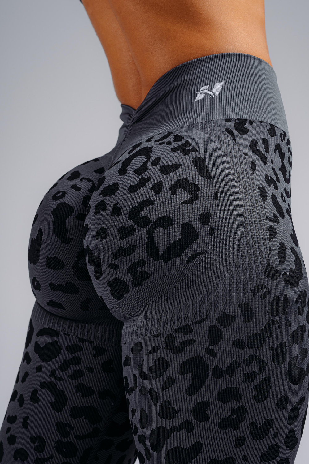 Леггинсы Push-Up Compression Leopard Leggings PRIMAL 849 Черные