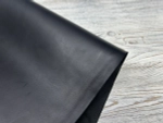 Оборотная сторона кожи Etrusco Wax Nero 1,5–1,7 мм