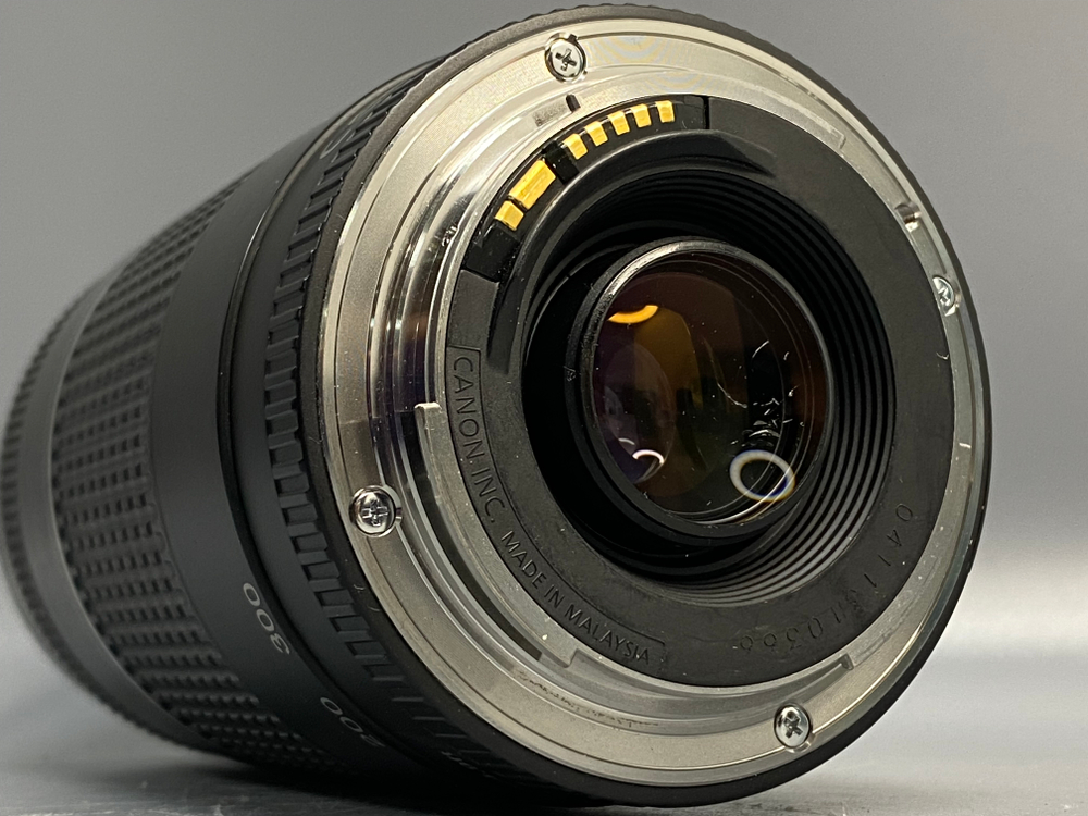 Canon 75-300mm 4-5.6 III Царапины на линзе