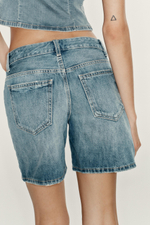 ДЖИНСОВЫЕ ШОРТЫ TRF СО СРЕДНЕЙ ПОСАДКОЙ — ZARA