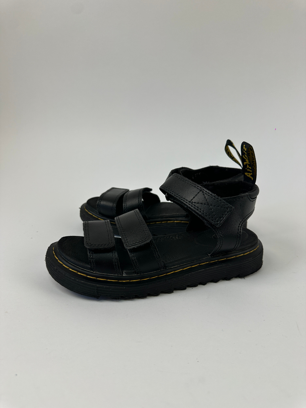 Сандалии Dr. Martens