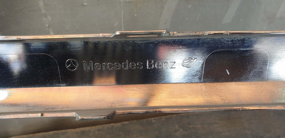 Молдинг переднего бампера Mercedes GLC (X253) 15-19 Б/У Оригинал A2538851625