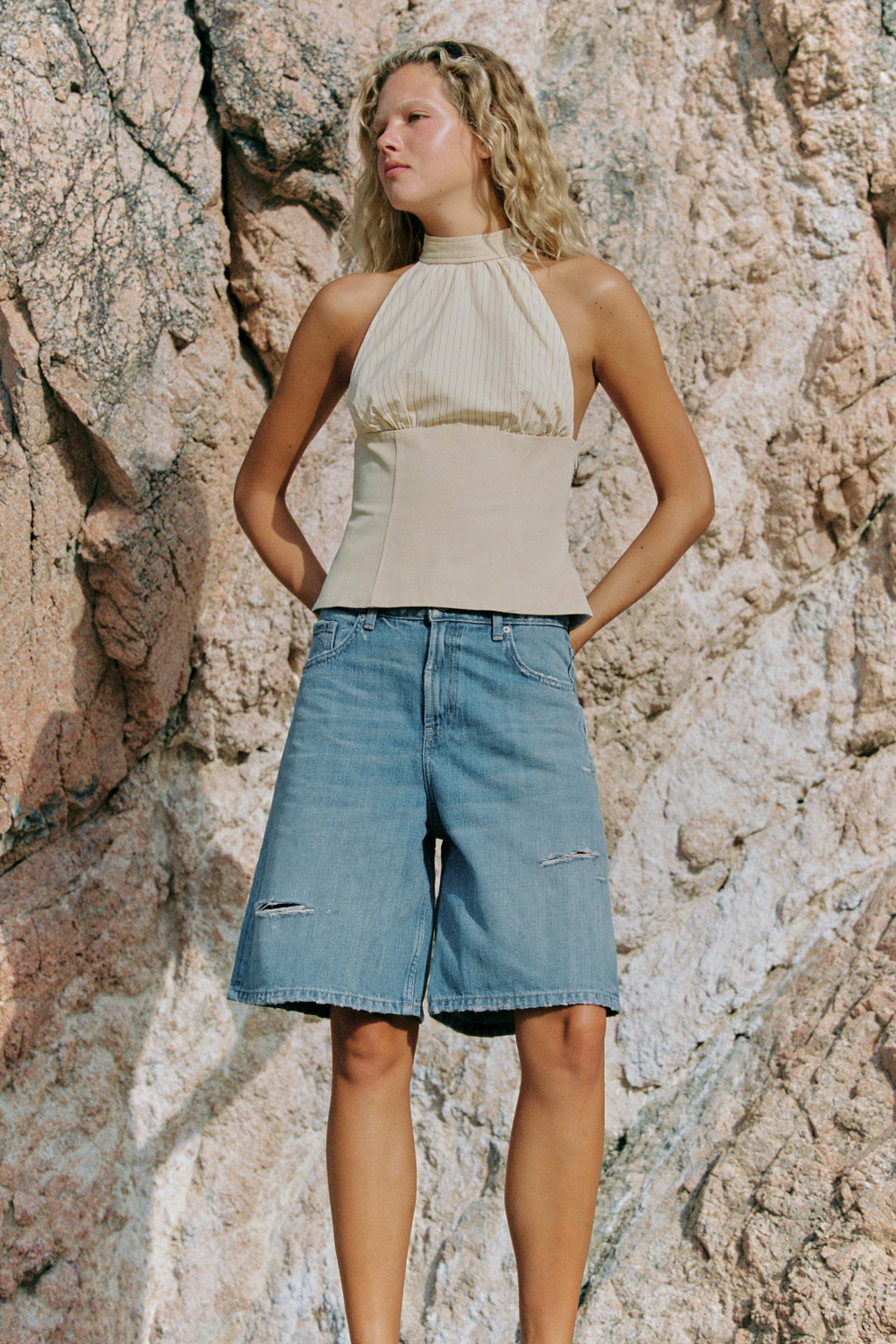ДЖИНСОВЫЕ ШОРТЫ TRF СВОБОДНОГО КРОЯ СО СРЕДНЕЙ ПОСАДКОЙ И РАЗРЕЗАМИ — ZARA