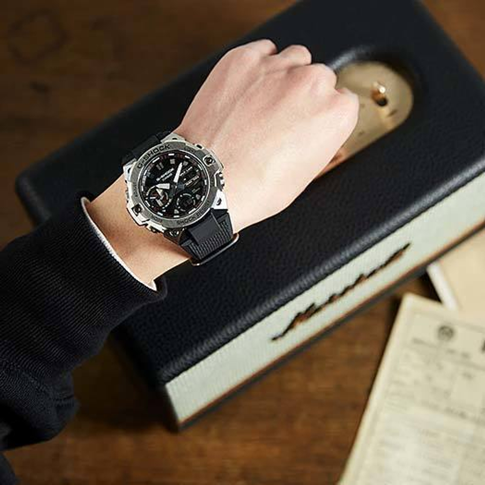 Японские наручные часы Casio G-SHOCK GST-B400-1A