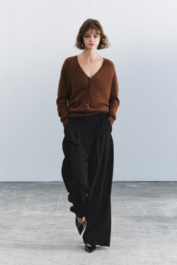 ZARA БРЮКИ С ЗАЩИПАМИ — ZW COLLECTION, ЧЕРНЫЙ