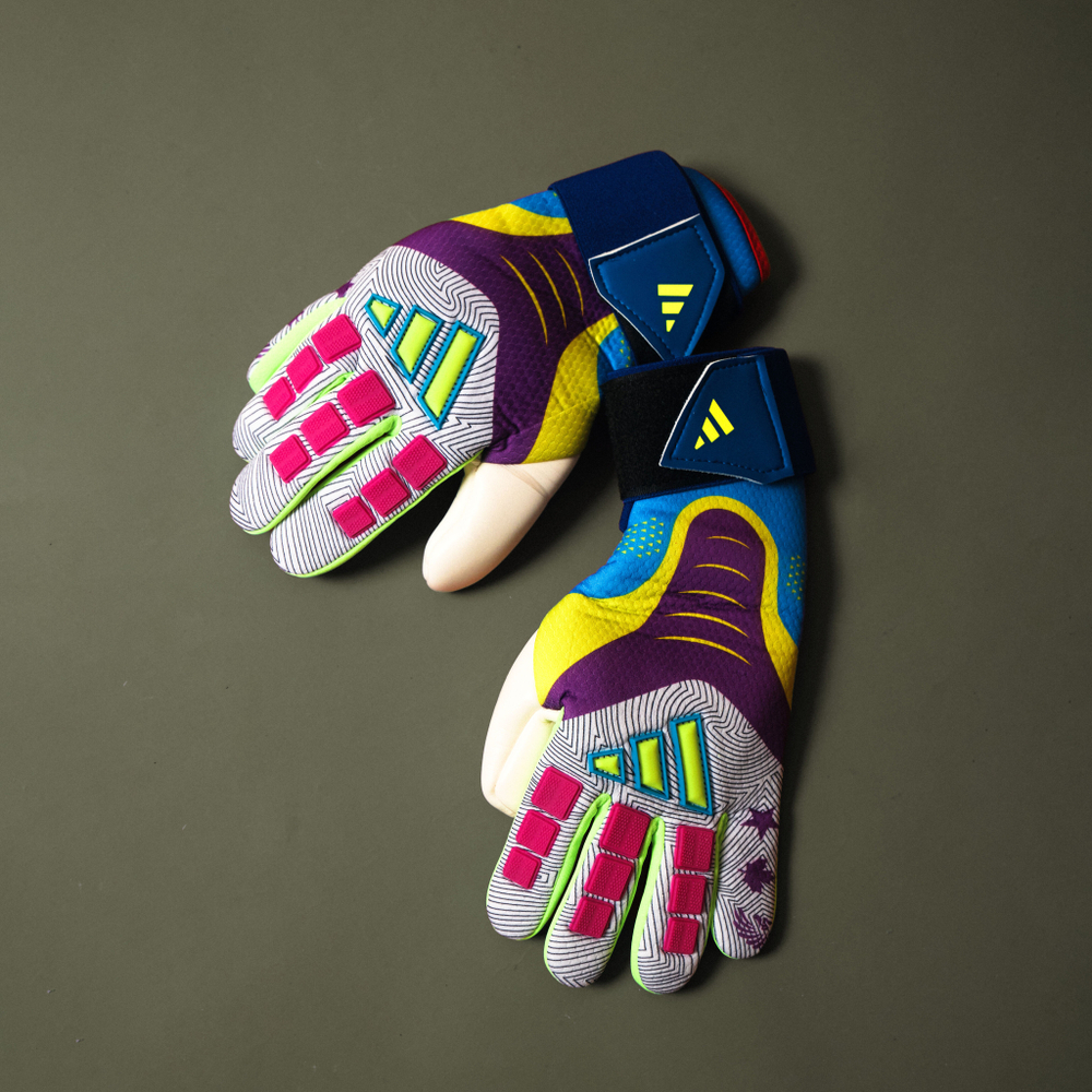 Перчатки / Adidas Predator / WC2026