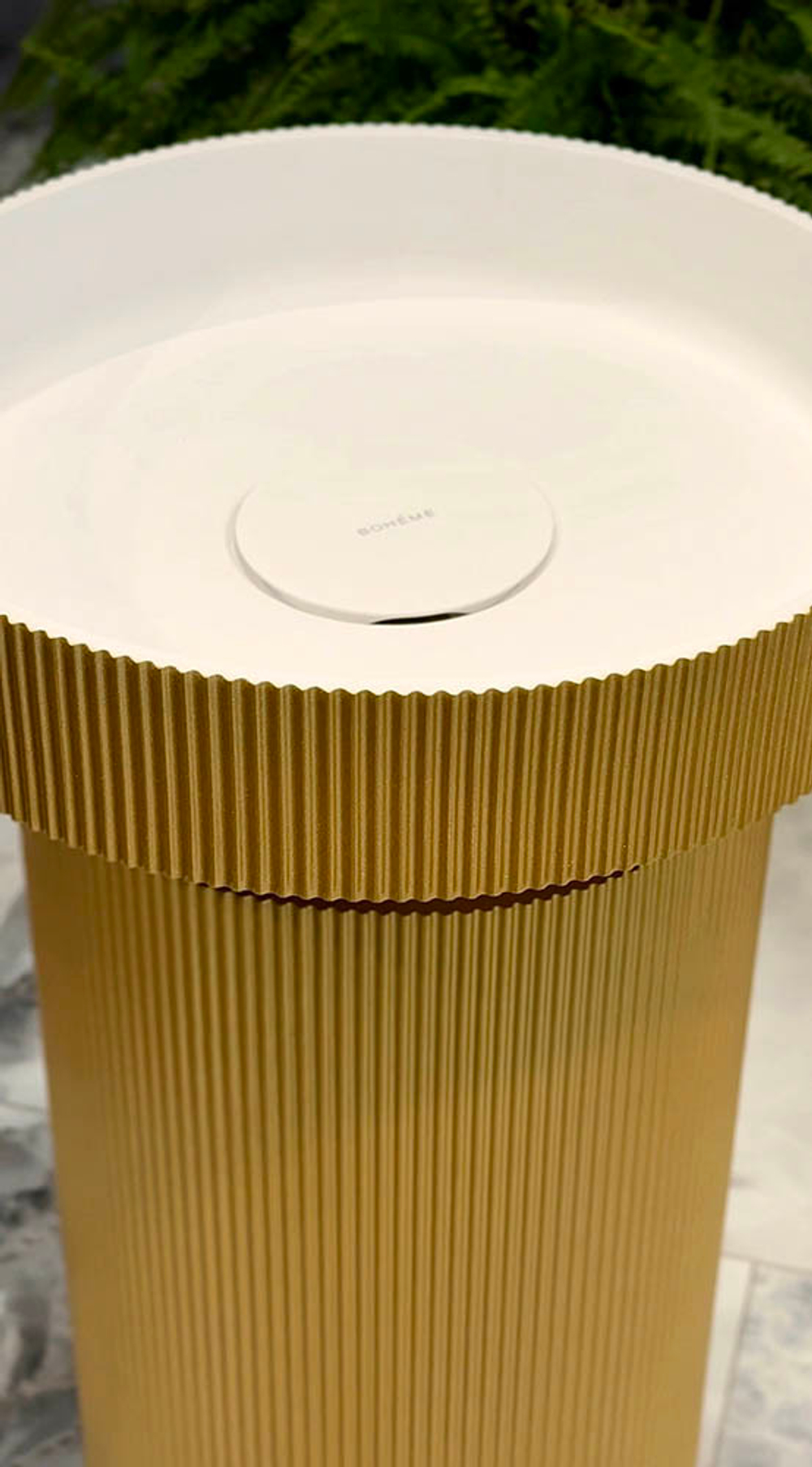 Boheme Раковина накладная рифленая Corian 400*130 GOLD + Пьедестал для раковины рифленый Corian 300*720 GOLD