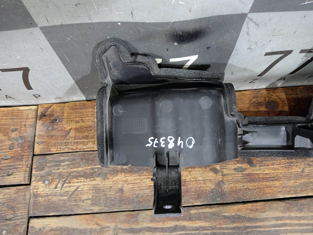 Дефлектор радиатора левый Soueast S07 24-нв Б/У Оригинал 302003282AA