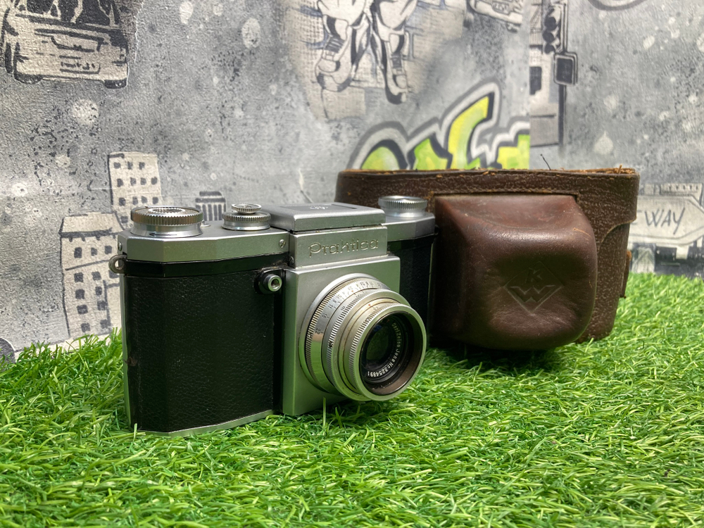 Praktica K + Carl Zeiss Tessar T* 50mm 2.8 M39