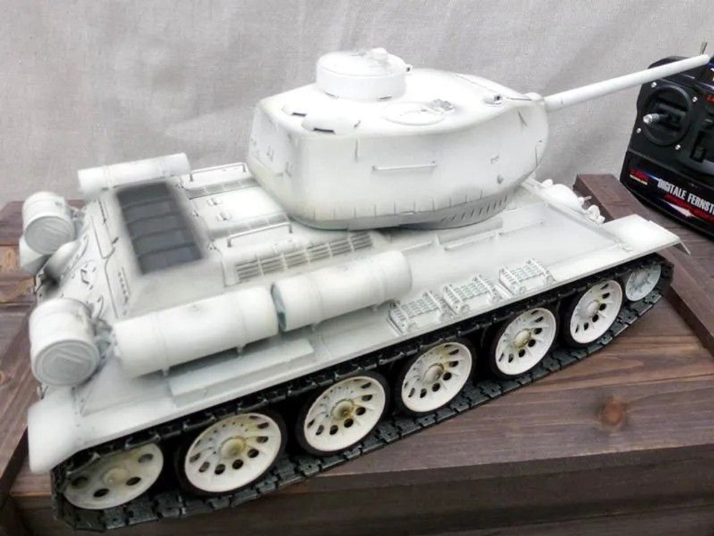 Радиоуправляемый танк Taigen T34-85 V3 2.4G с пневматической пушкой, зимний камуфляж, дымовые эффекты и высокая детализация